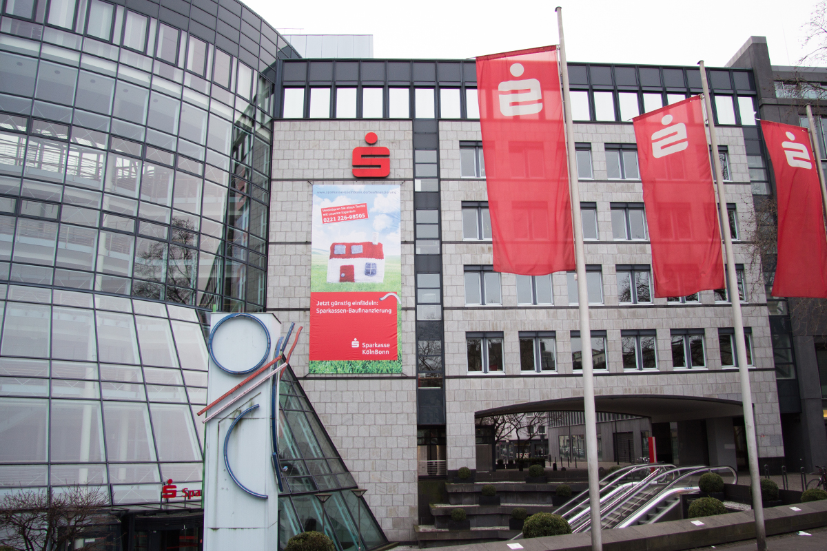 Sparkasse KölnBonn – Außenwerbung